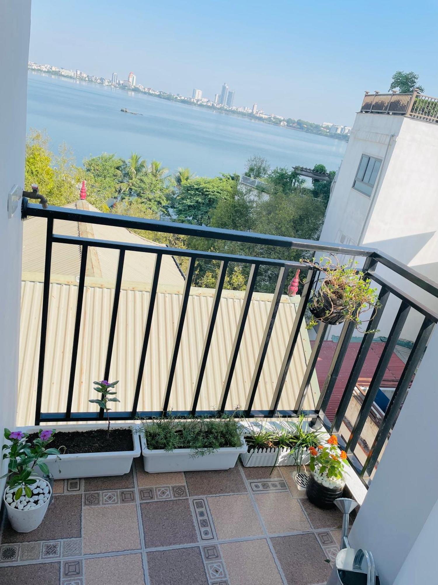 T98 Westlake Trich Sai - Tay Ho Center Lake View Studio Ханой Экстерьер фото